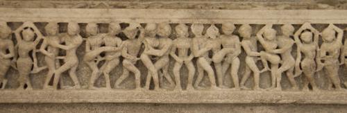 Ficki-Ficki-Bilder am Tempel. Pfui Spinne, das ist ja schlimmer als Youporn! 